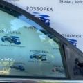 Скло дверей переднє праве