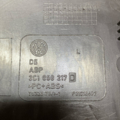 Заглушка торпеди бокова ліва  PASSAT B7 3C1858217D