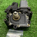 Моторчик стеклоподьемника правый перед Audi A4 B5 0536001401