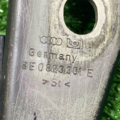 Петля капота ліва Audi A4 B5 8E0823301E