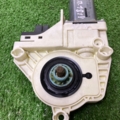 Двигун склопідіймача двері передньої, правої Audi A6 C6 (2004-2011) 4F0959802D