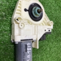 Двигун склопідіймача двері передньої, правої Audi A6 C6 (2004-2011) 4F0959802D