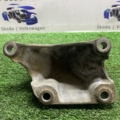 Кронштейн подушки двигуна правий Audi A6 C6 (2004-2011) 4F0199308AB