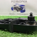 Кронштейн ручки відкривання капота Audi A6 C7 (2011-2018) 8T1823633