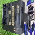 блок комфорту задніх дверей Audi Q7 4L (2005-2015) 4F0959795P