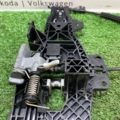 Кронштейн ручки ЗЛ Audi Q7 4L (2005-2015) 4L0839885H