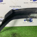 Накладка кронштейна радіатора верхня Audi Q7 4L (2005-2015) 4L0807081