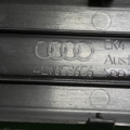 Накладка порогу Audi Q7 4L (2005-2015) 4L0853656