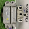 Подушка (опора) двигателя левая  Passat B6 3C0199555AA