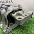 Подушка (опора) двигателя правая Variant (365) 2.0 TDI 140hp/103kw [2010.08 - 2014.12]  PASSAT B7 1K0199262CR
