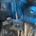 Fabia1 петля водійська нижня. Skoda Fabia I (1999-2007) 6Y0831411D