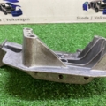 кронштейн подушки опори двигуна правої Skoda Fabia I (1999-2007) 036199275AB