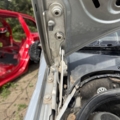 Права петля капота Skoda Fabia I (1999-2007) 6Y0823302A