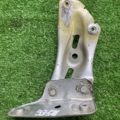Кронштейн крила правий Skoda Octavia II (2004-2013) 1Z0810680A