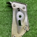 Кронштейн крила правий Skoda Octavia II (2004-2013) 1Z0810680A