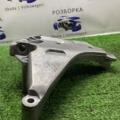 Кронштейн подушки (опори) двигуна, передньої Skoda Octavia II (2004-2013) 03L199207