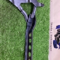 Петля капота, ліва Skoda Octavia II (2004-2013) 1Z0823301C