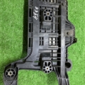 Підставка акумулятора Skoda Octavia II (2004-2013) 1K0915333C