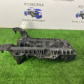 Кріплення/підставка акумулятора (АКБ) Skoda Octavia II 1K0915333