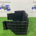 Кришка АКБ Skoda Octavia II 3C0915335