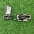Кронштейн дверей передній лівий Skoda Octavia II 1U0837885B