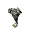 Кронштейн подушки (опори) двигуна, правої Skoda Octavia II 03G199207A