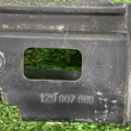 Кронштейн заднього бамперу Skoda Octavia II 1Z9807863