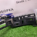 Направляющая заднего бампера правая Skoda Octavia II 3AF807394