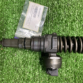 Насос-форсунка (Bosch) VAG Caddy/Golf IV/V/T-5 1.9TDI (62-77Kw) Skoda Octavia II 038130073BN