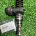 Насос-форсунка (Bosch) VAG Caddy/Golf IV/V/T-5 1.9TDI (62-77Kw) Skoda Octavia II 038130073BN