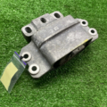 Подушка (опора) двигателя левая A5 Skoda Octavia II 1K0199555L