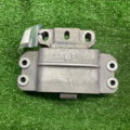 Подушка (опора) двигателя левая Skoda Octavia II 1K0199555M