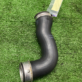 Шланг/патрубок інтеркуллера, нижній лівий SUPERB II 1.8 TSI Skoda Octavia II 1K0145834AM