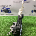 Замок дверей передній лівий Skoda Octavia II 3D1837015AB