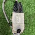 Кронштейн замка дверей задній ПРАВИЙ Skoda Octavia III 5L0837885C