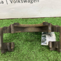 Скоба суппорта передня Superb 2 Skoda  5N0615125