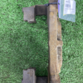 Скоба суппорта передня Superb 2 Skoda  5N0615125