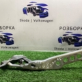3T0823302B VAG петля капота, права Skoda Superb II (2008-2015) 3T0823302B
