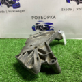 Кронштейн двигуна правий 1.8 TSI Skoda Superb II (2008-2015) 06J199207P