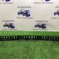Кронштейн заднього бамперу  Volkswagen  1K5807863