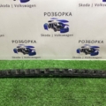 Кронштейн заднього бамперу  Volkswagen  1K5807863