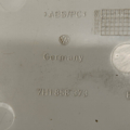Ящик передней консоли t5 Volkswagen  7H1858373B