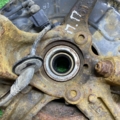 Цапфа передня права  Volkswagen Caddy III (2004-2015) 1K0407256T