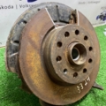 Цапфа передня права  Volkswagen Caddy III (2004-2015) 1K0407256T