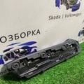 Кронштейн бампера переднього зовнішній лівий Volkswagen Caddy III (2004-2015) 1T0807049