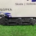Кронштейн бампера переднього зовнішній лівий Volkswagen Caddy III (2004-2015) 1T0807049