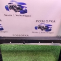 Кронштейн кріплення сидіння Volkswagen Caddy III (2004-2015) 2K0881033E