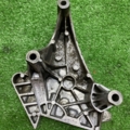 Кронштейн подушки опори двигуна правої Volkswagen Caddy III (2004-2015) 03G199207G