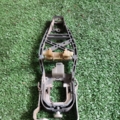 Кронштейн ручки передній правий Volkswagen Caddy III (2004-2015) 1T0837886B