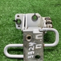 Петля двери передней правой нижня Volkswagen Caddy III (2004-2015) 1T0831412C